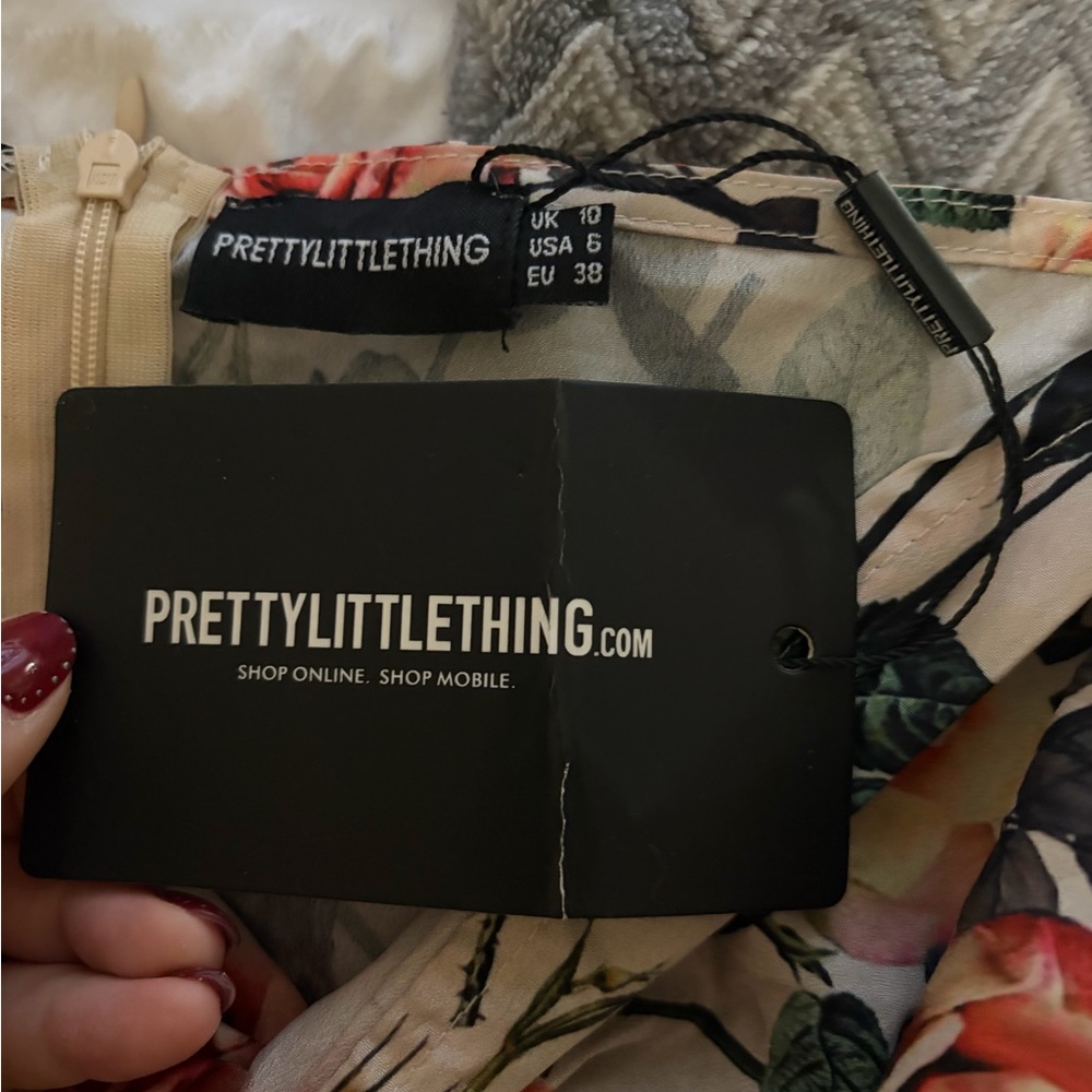 PrettyLittleThing Dress - Picture 3 of 3